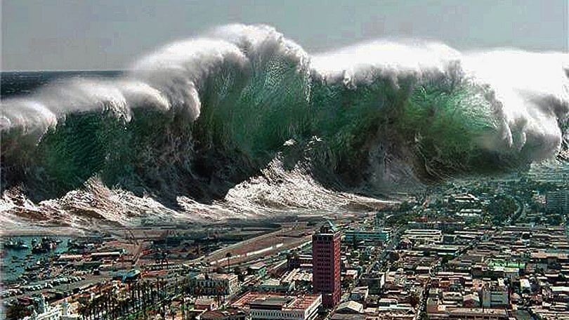 Difference Between Cyclone and Tsunami